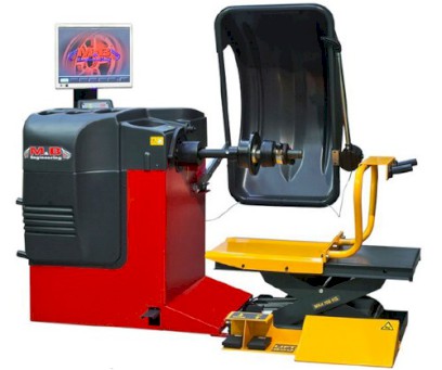 stroj vyvaž.nákl.pneu s monitorem