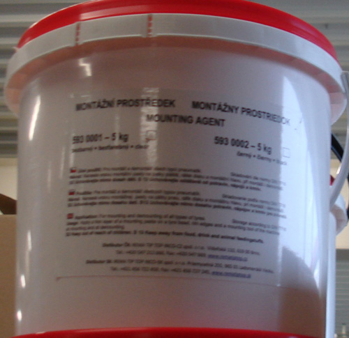 gel montážní černý 5kg